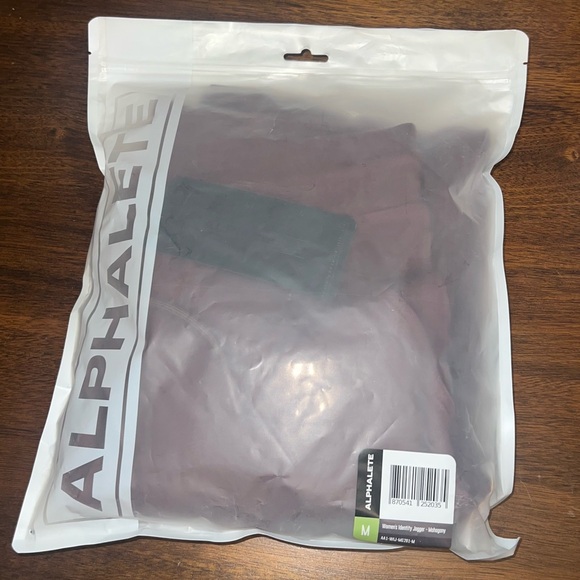 Alphalete Identity Joggers - Picture 3 of 3